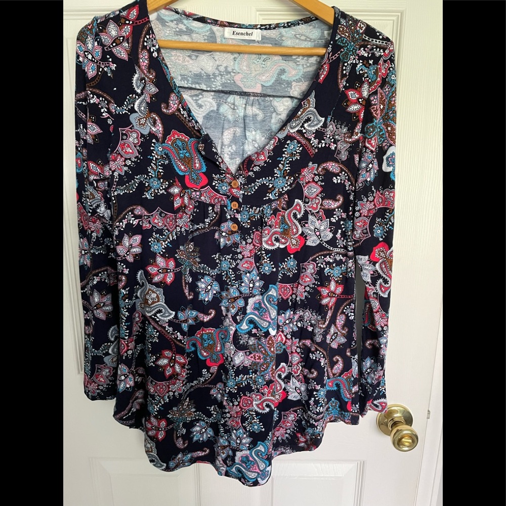 Very cute long sleeved tunic top